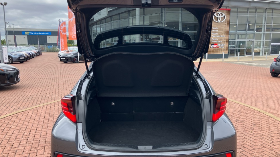 Toyota C-HR 2.0 Hybrid Dynamic 5dr CVT Hybrid Hatchback - Image 55