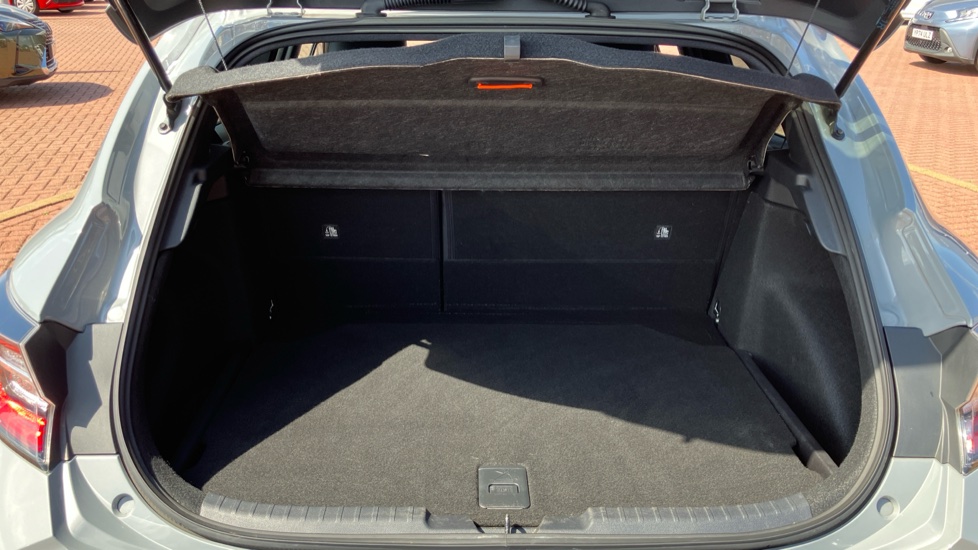 Toyota Corolla 2.0 VVT-i Hybrid GR Sport 5dr CVT Hybrid Hatchback - Image 13