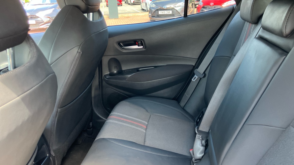 Toyota Corolla 2.0 VVT-i Hybrid GR Sport 5dr CVT Hybrid Hatchback - Image 15