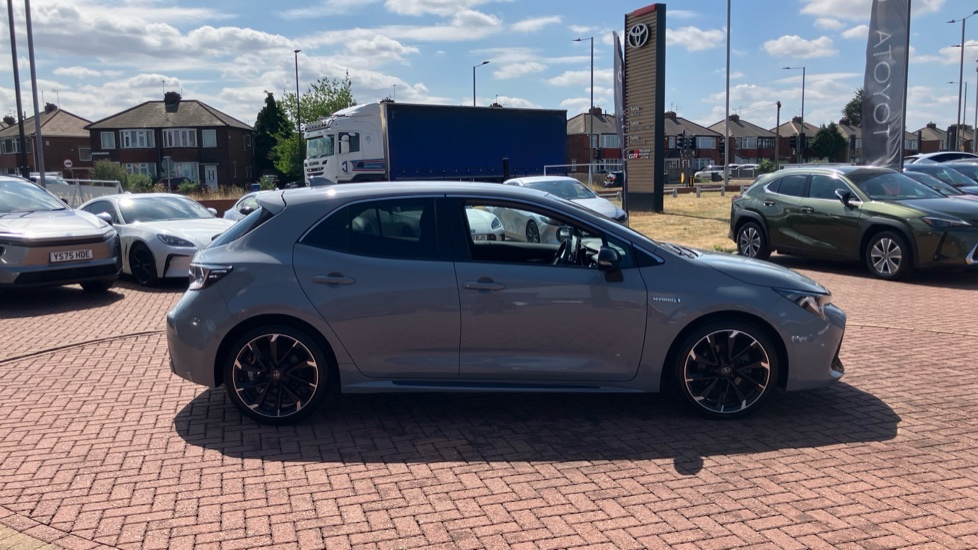 Toyota Corolla 2.0 VVT-i Hybrid GR Sport 5dr CVT Hybrid Hatchback - Image 23