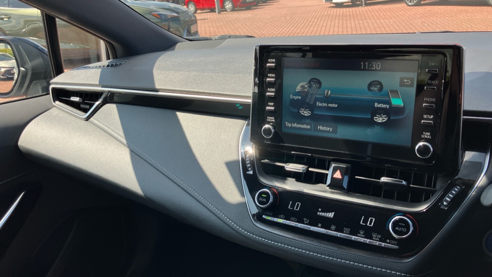 Toyota Corolla 2.0 VVT-i Hybrid GR Sport 5dr CVT Hybrid Hatchback - Image 39