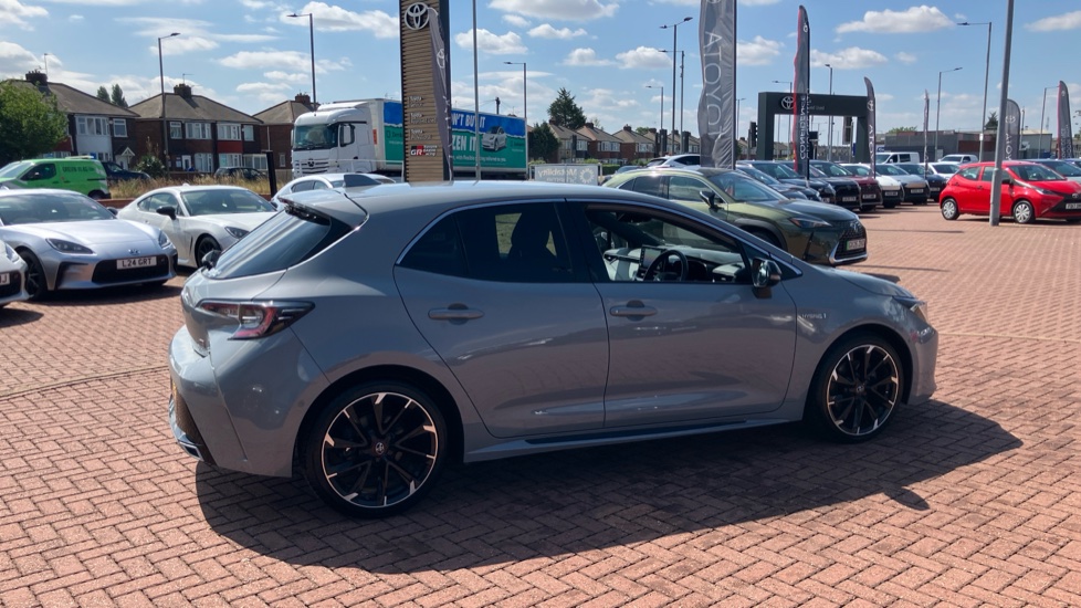 Toyota Corolla 2.0 VVT-i Hybrid GR Sport 5dr CVT Hybrid Hatchback - Image 48