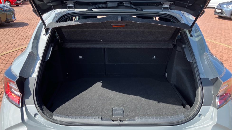 Toyota Corolla 2.0 VVT-i Hybrid GR Sport 5dr CVT Hybrid Hatchback - Image 51