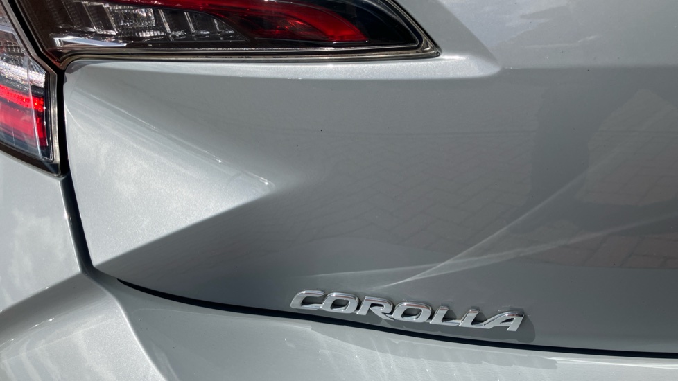 Toyota Corolla 2.0 VVT-i Hybrid GR Sport 5dr CVT Hybrid Hatchback - Image 54