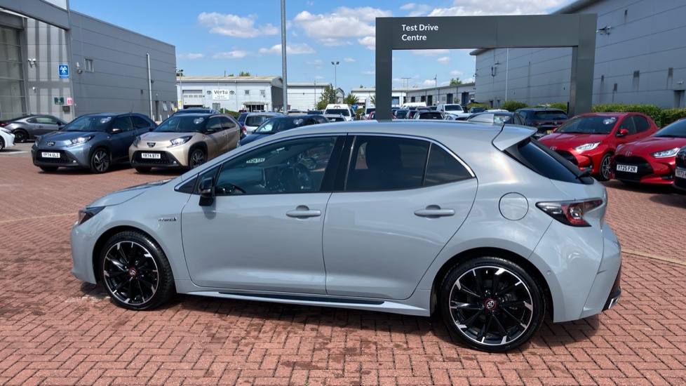 Toyota Corolla 2.0 VVT-i Hybrid GR Sport 5dr CVT Hybrid Hatchback - Image 56