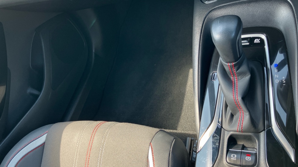 Toyota Corolla 2.0 VVT-i Hybrid GR Sport 5dr CVT Hybrid Hatchback - Image 59