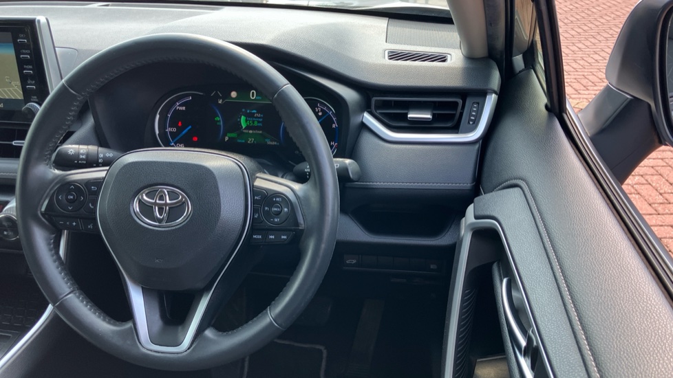 Toyota RAV4 2.5 VVT-i Hybrid Design 5dr CVT 2WD Hybrid Estate - Image 10
