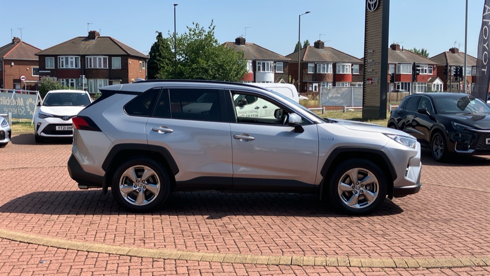Toyota RAV4 2.5 VVT-i Hybrid Design 5dr CVT 2WD Hybrid Estate - Image 23