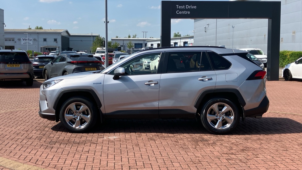 Toyota RAV4 2.5 VVT-i Hybrid Design 5dr CVT 2WD Hybrid Estate - Image 24