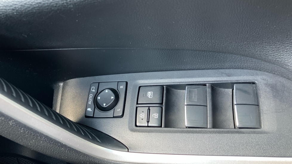 Toyota RAV4 2.5 VVT-i Hybrid Design 5dr CVT 2WD Hybrid Estate - Image 30