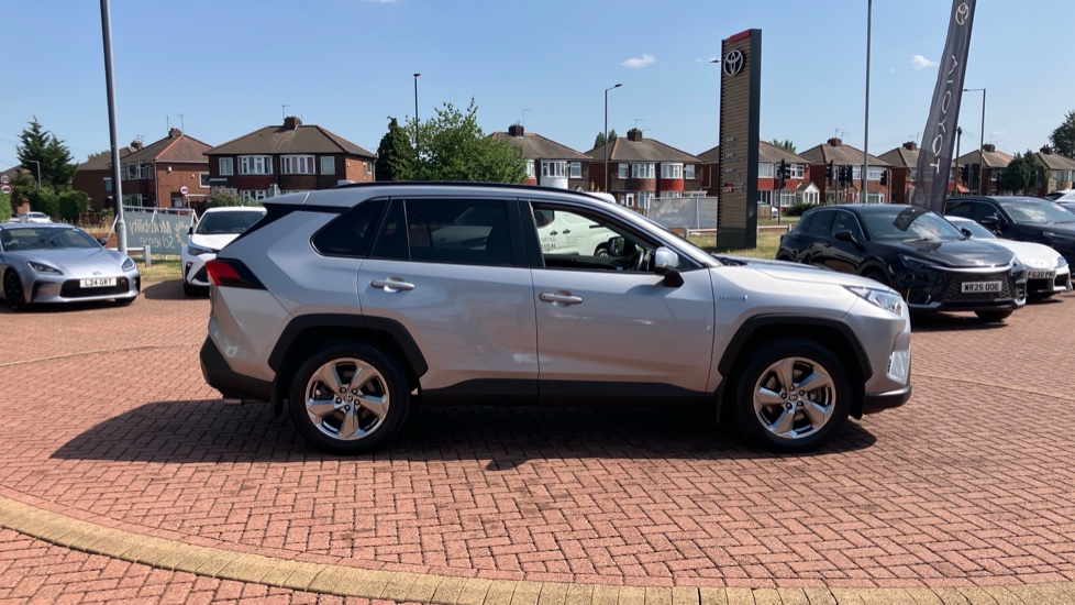 Toyota RAV4 2.5 VVT-i Hybrid Design 5dr CVT 2WD Hybrid Estate - Image 47