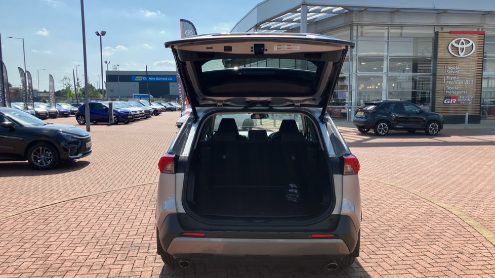 Toyota RAV4 2.5 VVT-i Hybrid Design 5dr CVT 2WD Hybrid Estate - Image 51