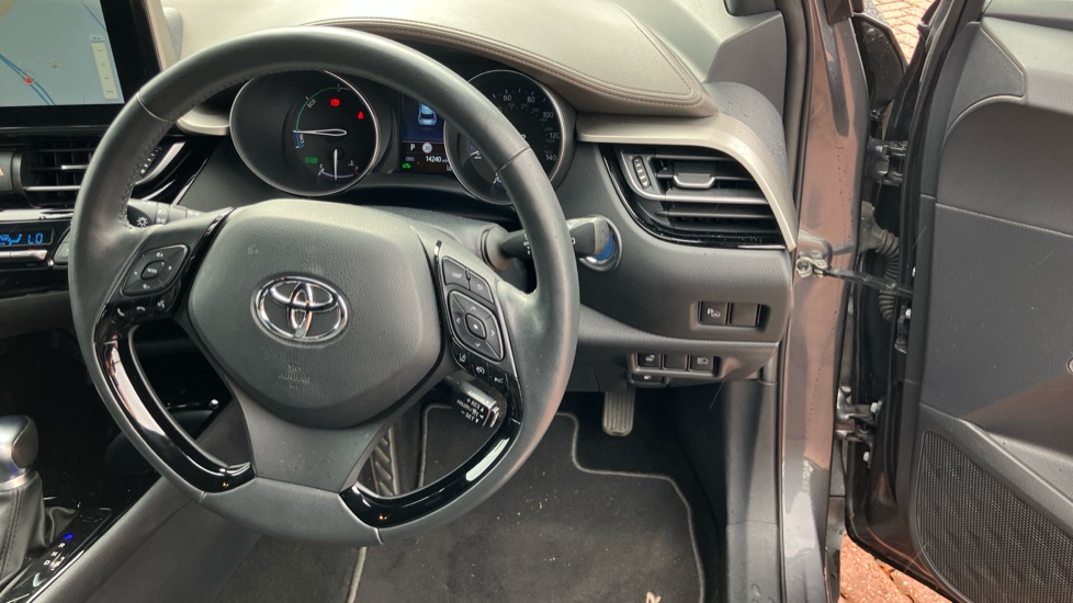 Toyota C-HR 2.0 Hybrid Excel 5dr CVT Hybrid Hatchback - Image 10