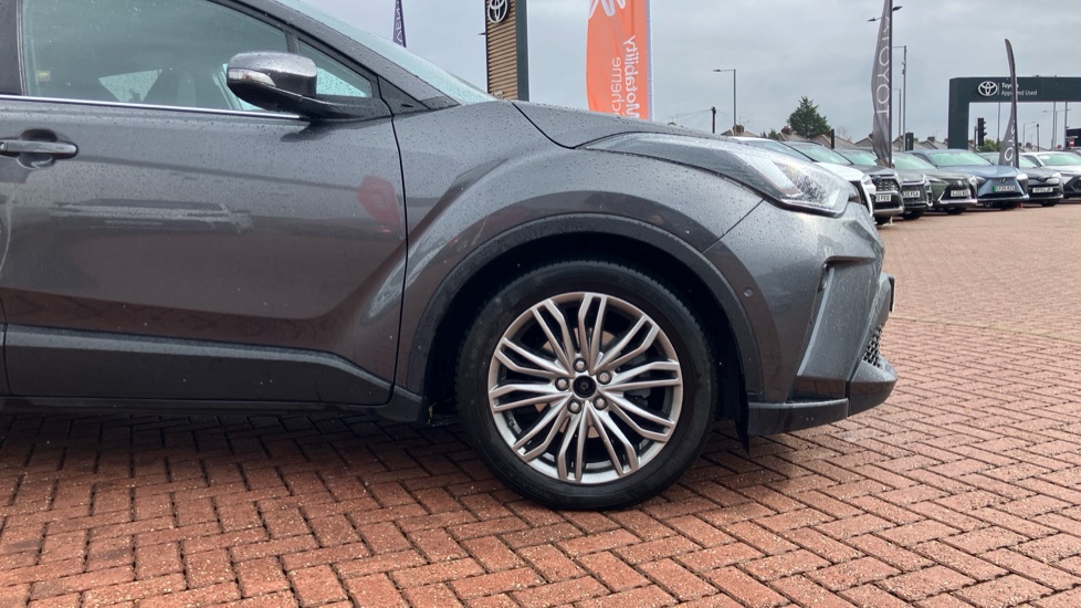 Toyota C-HR 2.0 Hybrid Excel 5dr CVT Hybrid Hatchback - Image 25