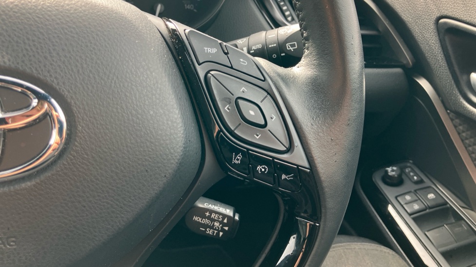 Toyota C-HR 2.0 Hybrid Excel 5dr CVT Hybrid Hatchback - Image 30