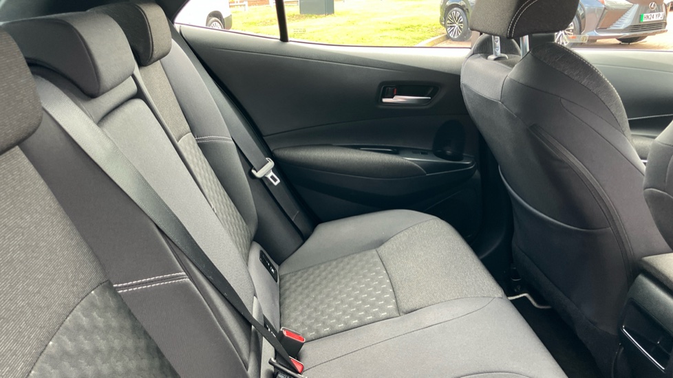 Toyota Corolla 2.0 Hybrid 178 Icon 5dr CVT Hybrid Hatchback - Image 8
