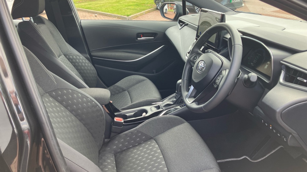 Toyota Corolla 2.0 Hybrid 178 Icon 5dr CVT Hybrid Hatchback - Image 12