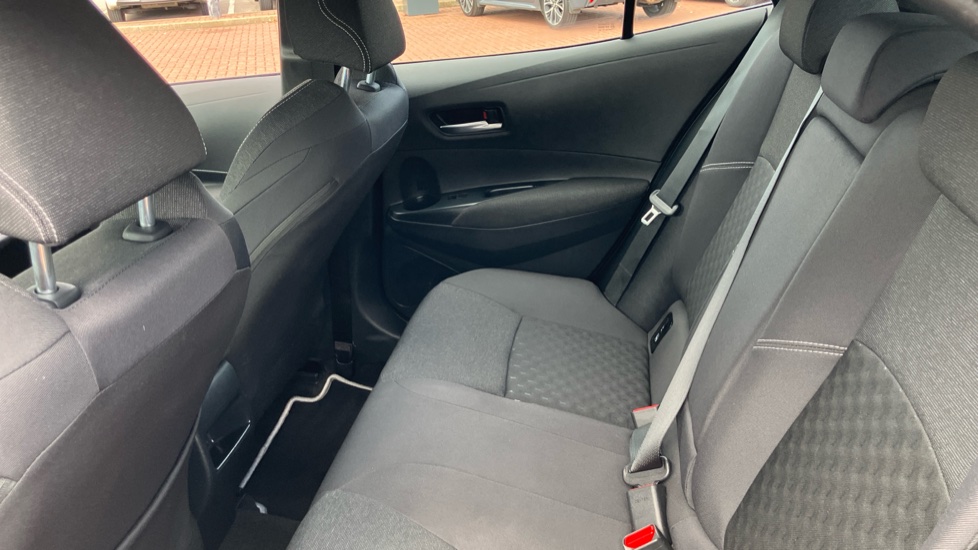 Toyota Corolla 2.0 Hybrid 178 Icon 5dr CVT Hybrid Hatchback - Image 15