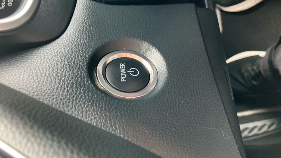 Toyota Corolla 2.0 Hybrid 178 Icon 5dr CVT Hybrid Hatchback - Image 16