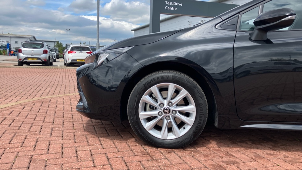 Toyota Corolla 2.0 Hybrid 178 Icon 5dr CVT Hybrid Hatchback - Image 25
