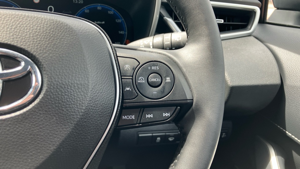 Toyota Corolla 2.0 Hybrid 178 Icon 5dr CVT Hybrid Hatchback - Image 29