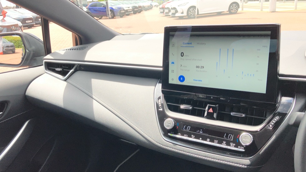 Toyota Corolla 2.0 Hybrid 178 Icon 5dr CVT Hybrid Hatchback - Image 38