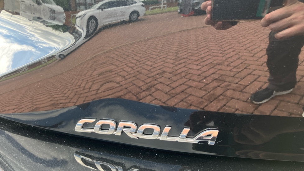 Toyota Corolla 2.0 Hybrid 178 Icon 5dr CVT Hybrid Hatchback - Image 51