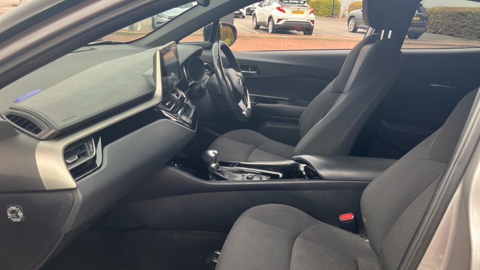 Toyota C-HR 1.8 Hybrid Dynamic 5dr CVT Hybrid Hatchback - Image 5