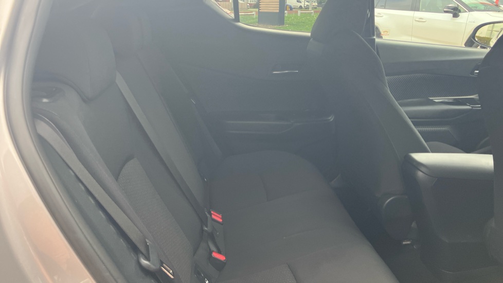 Toyota C-HR 1.8 Hybrid Dynamic 5dr CVT Hybrid Hatchback - Image 8