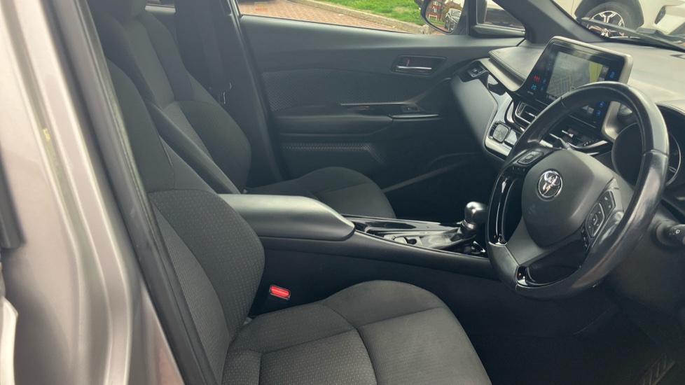 Toyota C-HR 1.8 Hybrid Dynamic 5dr CVT Hybrid Hatchback - Image 12
