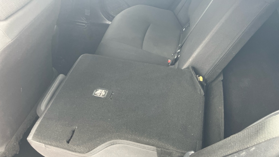 Toyota C-HR 1.8 Hybrid Dynamic 5dr CVT Hybrid Hatchback - Image 18