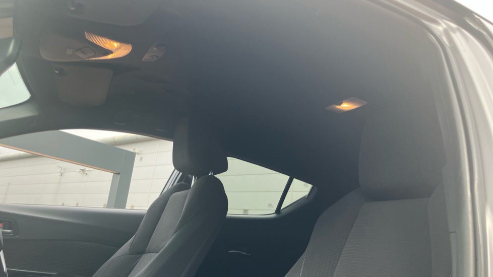 Toyota C-HR 1.8 Hybrid Dynamic 5dr CVT Hybrid Hatchback - Image 19