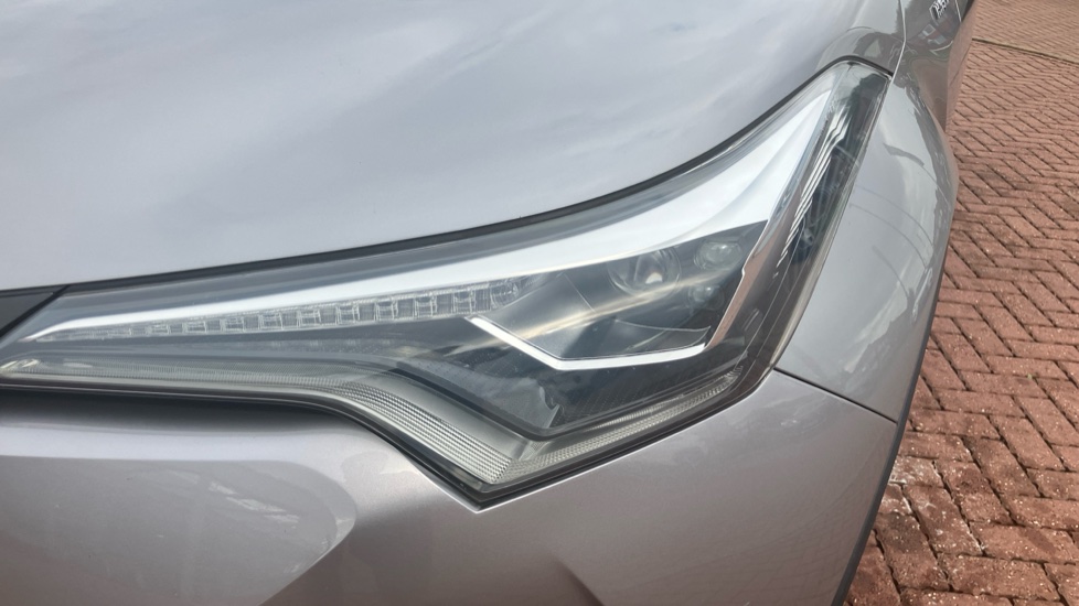 Toyota C-HR 1.8 Hybrid Dynamic 5dr CVT Hybrid Hatchback - Image 20