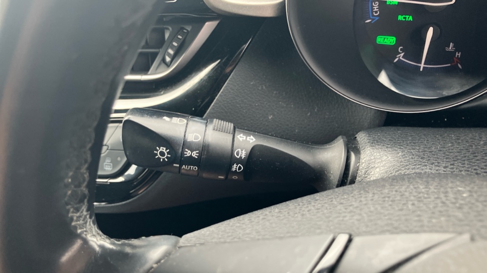 Toyota C-HR 1.8 Hybrid Dynamic 5dr CVT Hybrid Hatchback - Image 31