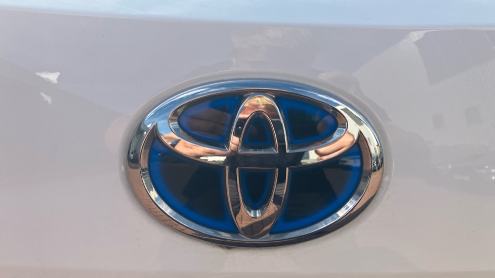 Toyota Corolla Petrol 1.8 VVT-i Hybrid Commercial Auto - Image 50