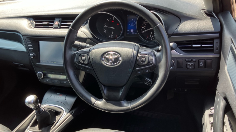 Toyota Avensis 2.0D Business Edition Plus 5dr Diesel Estate - Image 7