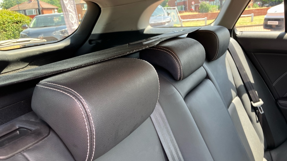 Toyota Avensis 2.0D Business Edition Plus 5dr Diesel Estate - Image 18