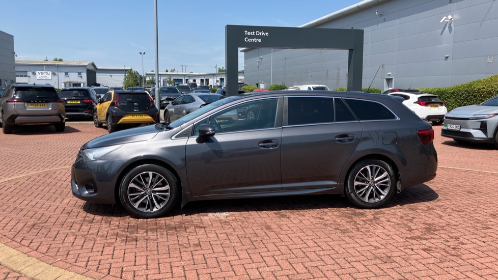 Toyota Avensis 2.0D Business Edition Plus 5dr Diesel Estate - Image 43