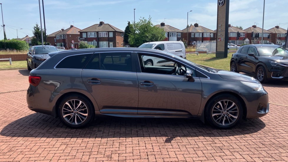 Toyota Avensis 2.0D Business Edition Plus 5dr Diesel Estate - Image 47