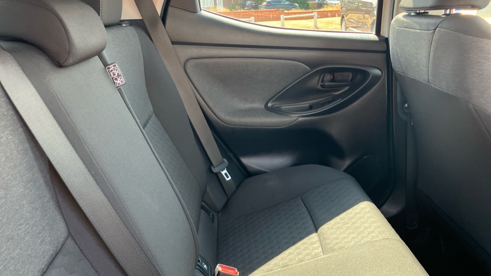 Toyota Yaris 1.5 Hybrid Design 5dr CVT Hybrid Hatchback - Image 8