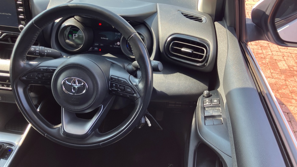 Toyota Yaris 1.5 Hybrid Design 5dr CVT Hybrid Hatchback - Image 10