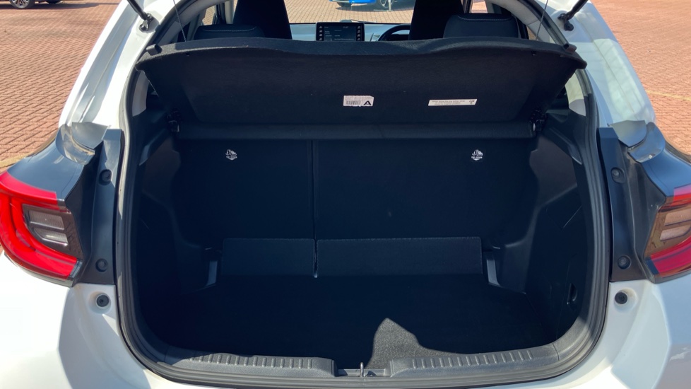 Toyota Yaris 1.5 Hybrid Design 5dr CVT Hybrid Hatchback - Image 13