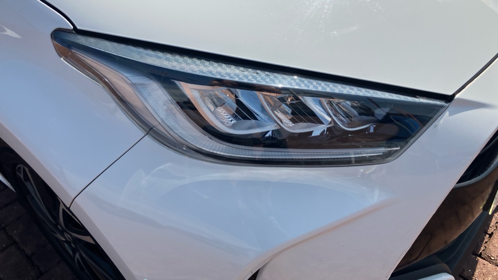 Toyota Yaris 1.5 Hybrid Design 5dr CVT Hybrid Hatchback - Image 20