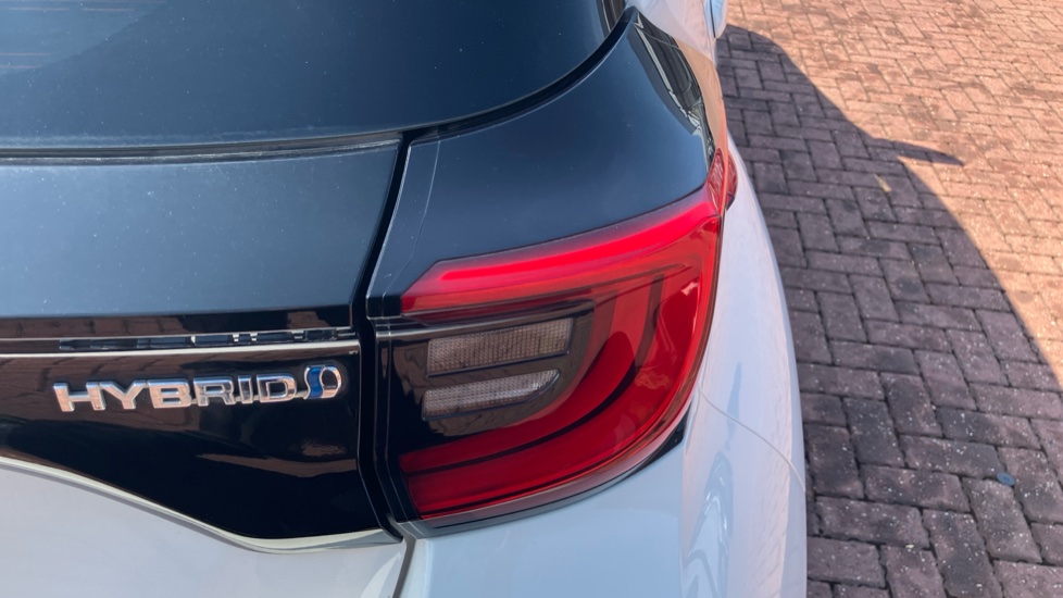 Toyota Yaris 1.5 Hybrid Design 5dr CVT Hybrid Hatchback - Image 21