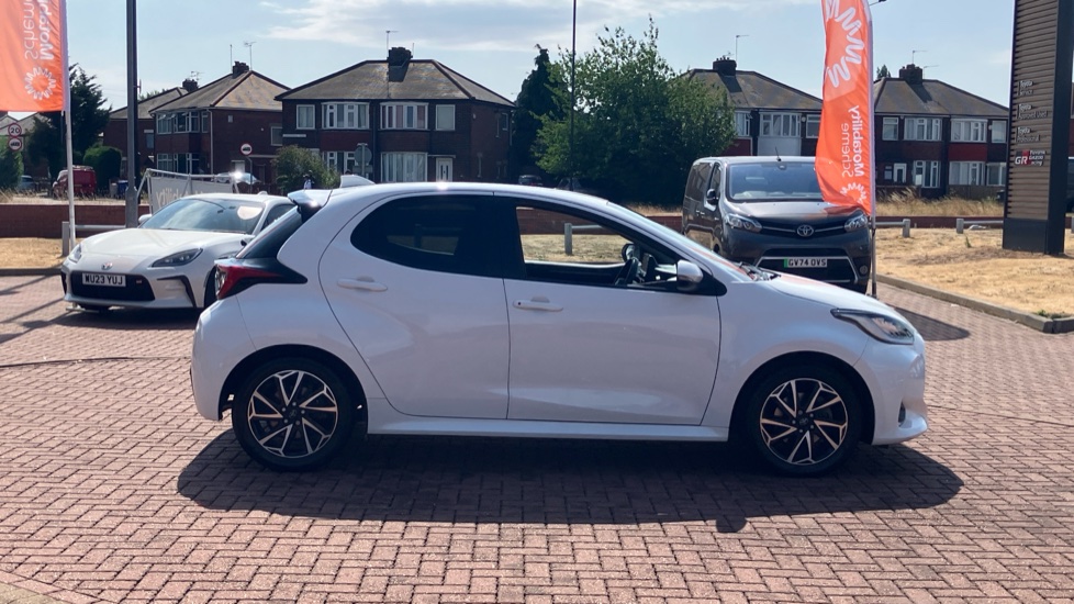 Toyota Yaris 1.5 Hybrid Design 5dr CVT Hybrid Hatchback - Image 23