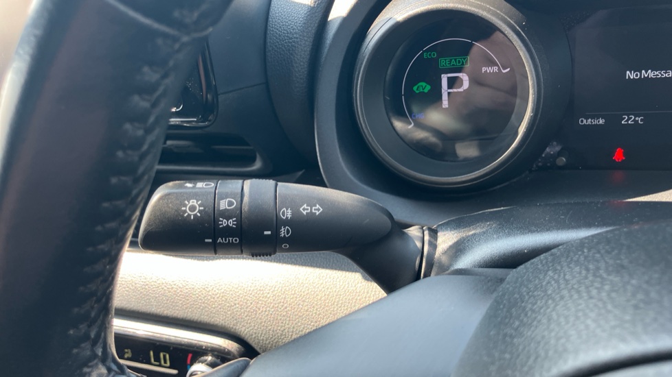 Toyota Yaris 1.5 Hybrid Design 5dr CVT Hybrid Hatchback - Image 31