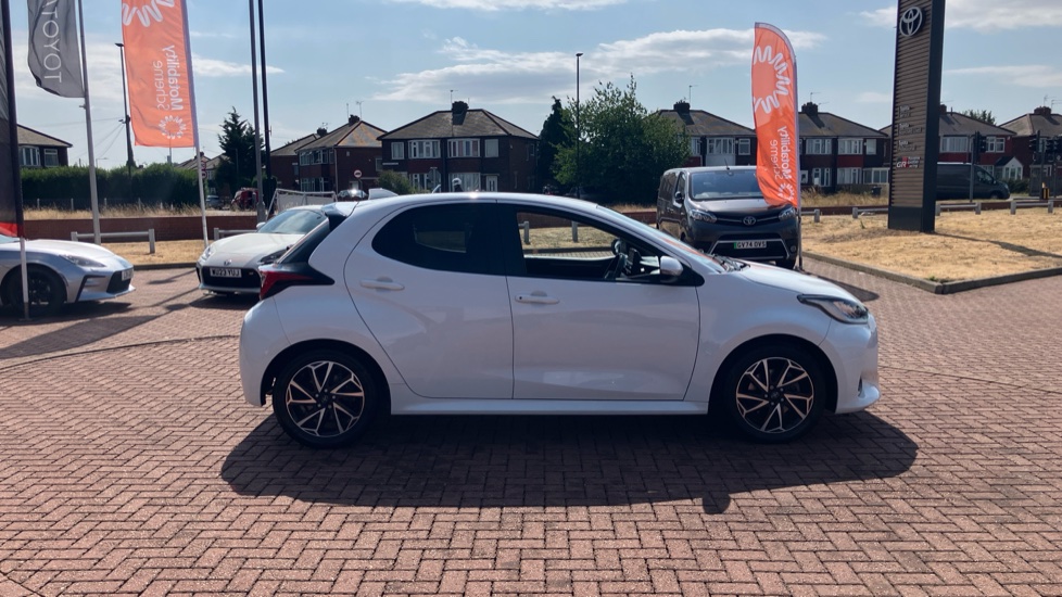 Toyota Yaris 1.5 Hybrid Design 5dr CVT Hybrid Hatchback - Image 46