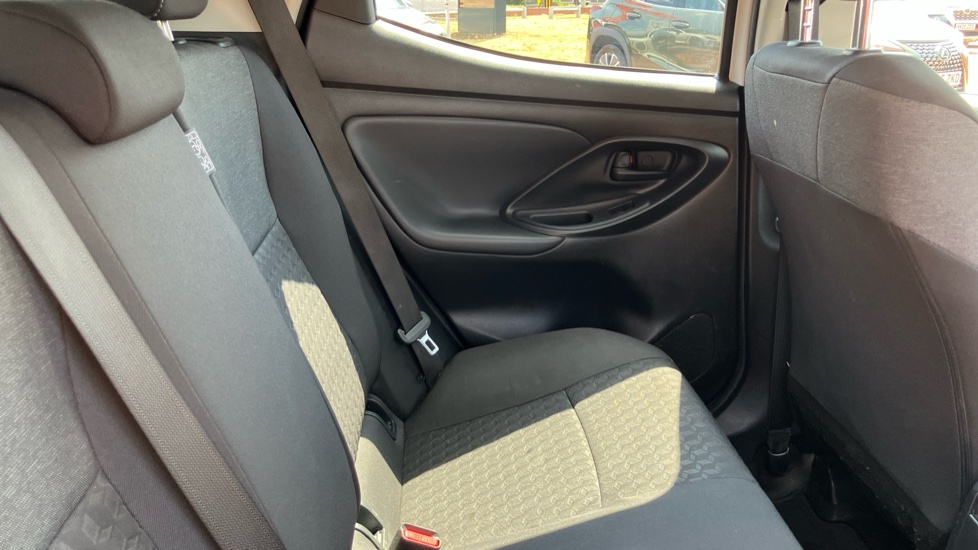 Toyota Yaris 1.5 Hybrid Design 5dr CVT Hybrid Hatchback - Image 8