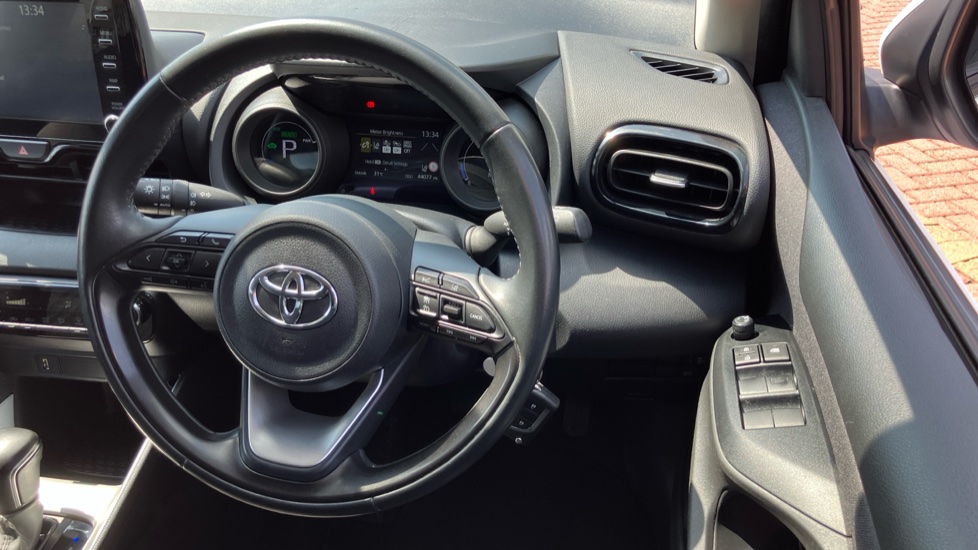 Toyota Yaris 1.5 Hybrid Design 5dr CVT Hybrid Hatchback - Image 10