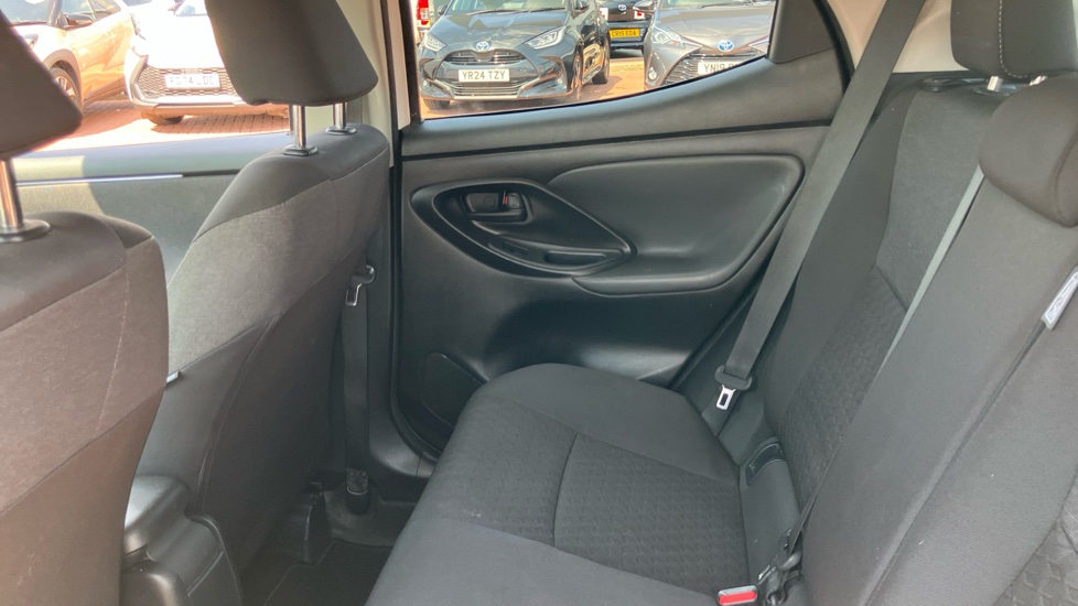 Toyota Yaris 1.5 Hybrid Design 5dr CVT Hybrid Hatchback - Image 15